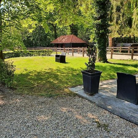 Midden In De Friese Bossen Op Landgoed Princenhof オランニウッド エクステリア 写真